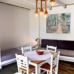 Stone Kythnos شقة فندقية *