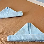 Stone Kythnos شقة فندقية Kanala