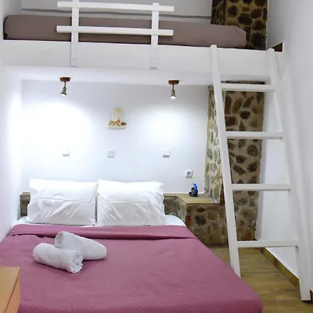 Lägenhetshotell Stone Kythnos Kanala