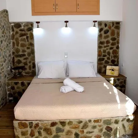 Lägenhetshotell Stone Kythnos Kanala