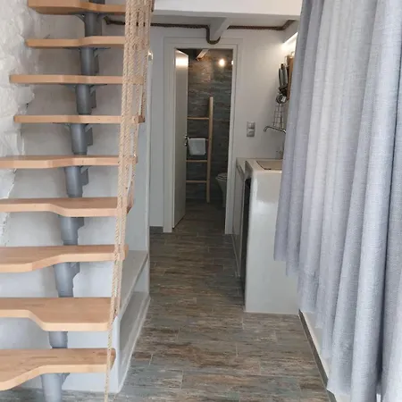 Stone Kythnos شقة فندقية Kanala