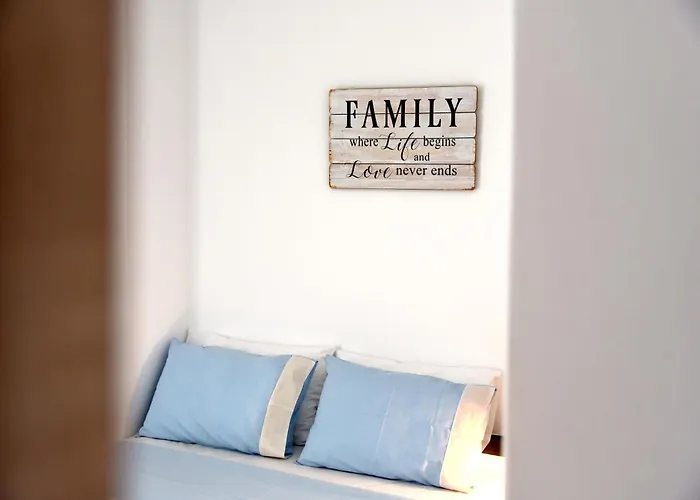 Stone Kythnos 公寓式酒店 *