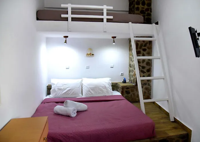 Stone Kythnos Kanala