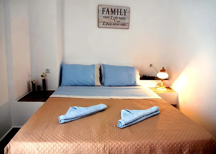 Stone Kythnos Kanala