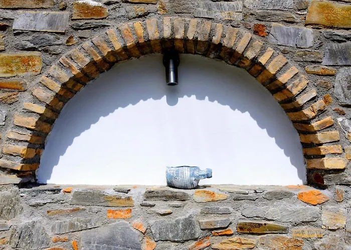 Stone Kythnos Kanala