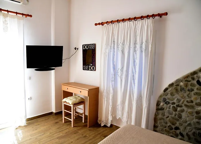 Stone Kythnos 公寓式酒店 Kanala