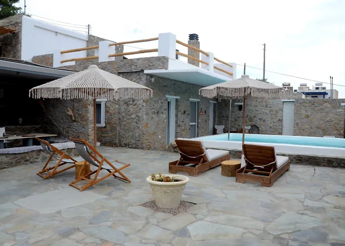 Stone Kythnos 公寓式酒店 *